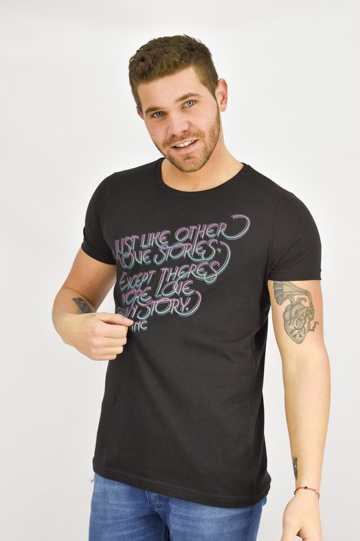 REMERA MC U JUST STORY